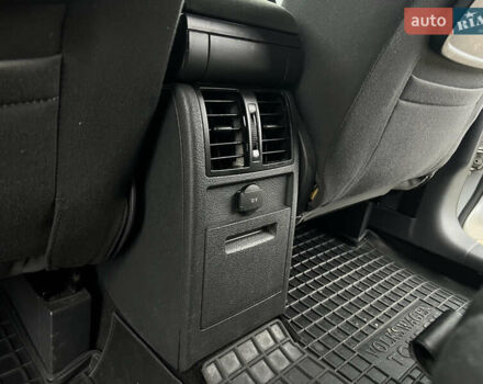 Серый Фольксваген Туран, объемом двигателя 1.9 л и пробегом 284 тыс. км за 6500 $, фото 27 на Automoto.ua