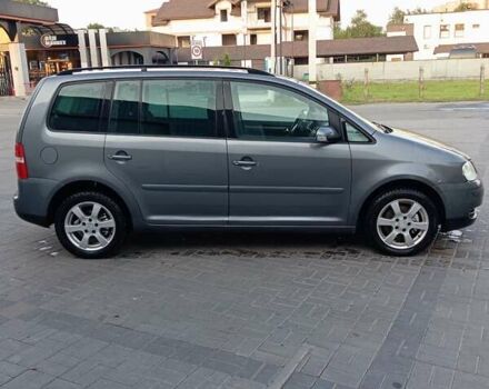 Серый Фольксваген Туран, объемом двигателя 1.98 л и пробегом 250 тыс. км за 5200 $, фото 3 на Automoto.ua