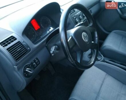 Серый Фольксваген Туран, объемом двигателя 1.6 л и пробегом 215 тыс. км за 5900 $, фото 31 на Automoto.ua