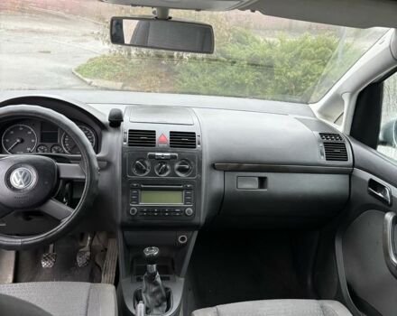 Серый Фольксваген Туран, объемом двигателя 1.9 л и пробегом 350 тыс. км за 2900 $, фото 7 на Automoto.ua