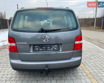 Сірий Фольксваген Туран, об'ємом двигуна 1.6 л та пробігом 218 тис. км за 5800 $, фото 2 на Automoto.ua