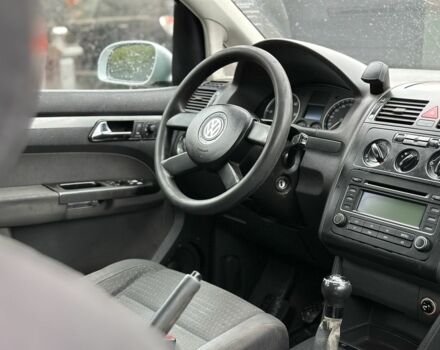 Серый Фольксваген Туран, объемом двигателя 1.9 л и пробегом 123 тыс. км за 2800 $, фото 4 на Automoto.ua