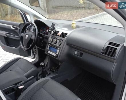 Сірий Фольксваген Туран, об'ємом двигуна 1.39 л та пробігом 243 тис. км за 5350 $, фото 39 на Automoto.ua