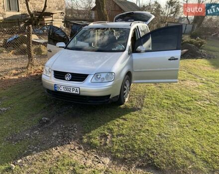 Серый Фольксваген Туран, объемом двигателя 1.9 л и пробегом 400 тыс. км за 6500 $, фото 2 на Automoto.ua