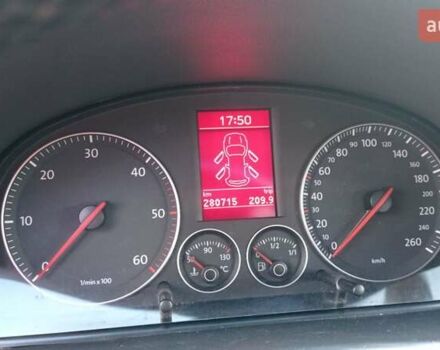 Серый Фольксваген Туран, объемом двигателя 1.9 л и пробегом 281 тыс. км за 6500 $, фото 18 на Automoto.ua