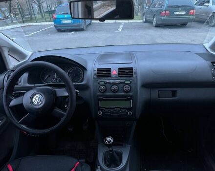 Серый Фольксваген Туран, объемом двигателя 2 л и пробегом 350 тыс. км за 2499 $, фото 5 на Automoto.ua