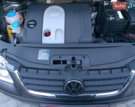 Серый Фольксваген Туран, объемом двигателя 1.6 л и пробегом 215 тыс. км за 5900 $, фото 37 на Automoto.ua