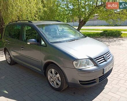 Серый Фольксваген Туран, объемом двигателя 1.98 л и пробегом 250 тыс. км за 5200 $, фото 40 на Automoto.ua