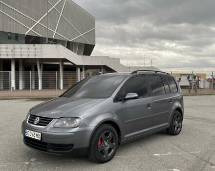 Серый Фольксваген Туран, объемом двигателя 1.6 л и пробегом 240 тыс. км за 7000 $, фото 3 на Automoto.ua