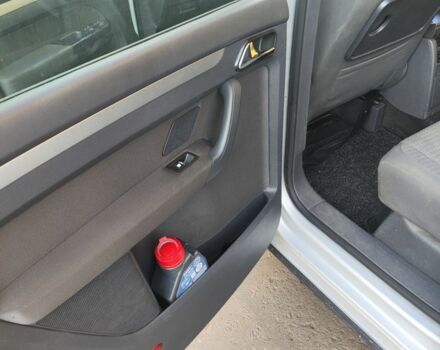 Сірий Фольксваген Туран, об'ємом двигуна 0 л та пробігом 280 тис. км за 3000 $, фото 5 на Automoto.ua