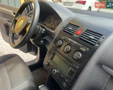 Серый Фольксваген Туран, объемом двигателя 1.6 л и пробегом 186 тыс. км за 6900 $, фото 11 на Automoto.ua