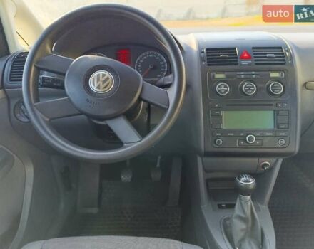 Серый Фольксваген Туран, объемом двигателя 1.6 л и пробегом 243 тыс. км за 5999 $, фото 17 на Automoto.ua