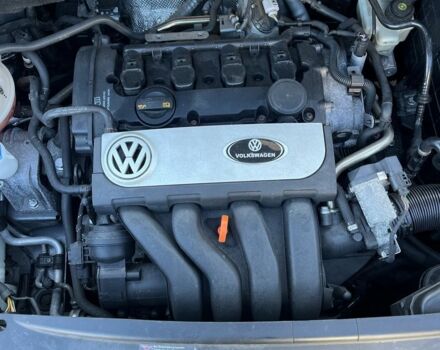 Серый Фольксваген Туран, объемом двигателя 2 л и пробегом 240 тыс. км за 6000 $, фото 1 на Automoto.ua