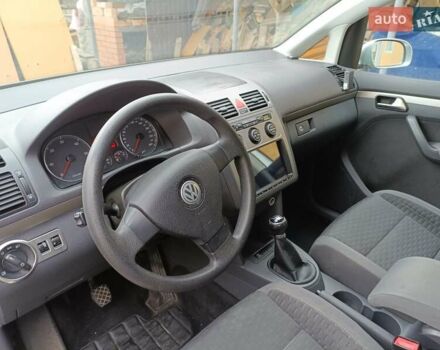 Сірий Фольксваген Туран, об'ємом двигуна 1.9 л та пробігом 324 тис. км за 7500 $, фото 5 на Automoto.ua