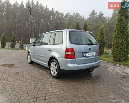 Серый Фольксваген Туран, объемом двигателя 1.6 л и пробегом 205 тыс. км за 5950 $, фото 1 на Automoto.ua