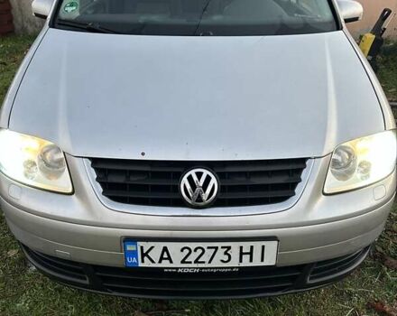 Серый Фольксваген Туран, объемом двигателя 1.9 л и пробегом 233 тыс. км за 6300 $, фото 5 на Automoto.ua