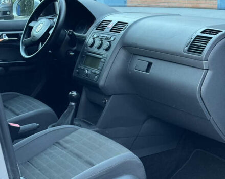 Сірий Фольксваген Туран, об'ємом двигуна 1.6 л та пробігом 219 тис. км за 6699 $, фото 23 на Automoto.ua