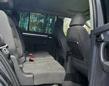 Серый Фольксваген Туран, объемом двигателя 2 л и пробегом 367 тыс. км за 2657 $, фото 16 на Automoto.ua