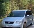 Сірий Фольксваген Туран, об'ємом двигуна 1.97 л та пробігом 320 тис. км за 5500 $, фото 1 на Automoto.ua