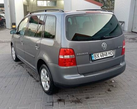 Серый Фольксваген Туран, объемом двигателя 1.98 л и пробегом 250 тыс. км за 5200 $, фото 10 на Automoto.ua
