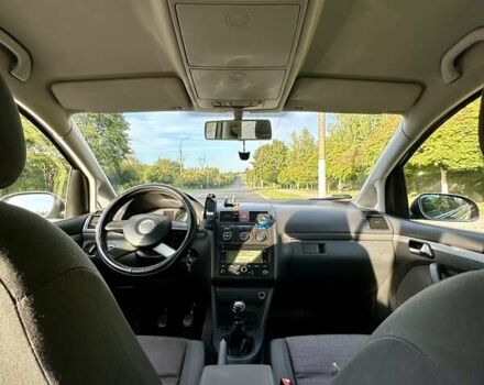 Серый Фольксваген Туран, объемом двигателя 1.97 л и пробегом 330 тыс. км за 5800 $, фото 14 на Automoto.ua