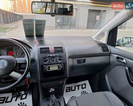 Серый Фольксваген Туран, объемом двигателя 1.6 л и пробегом 214 тыс. км за 6299 $, фото 46 на Automoto.ua