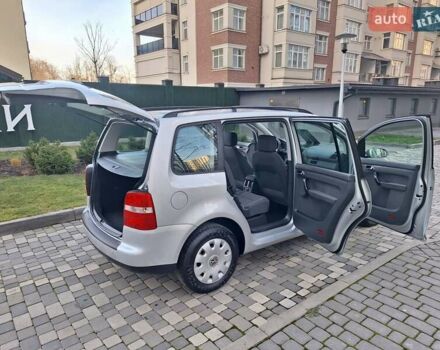 Серый Фольксваген Туран, объемом двигателя 1.6 л и пробегом 214 тыс. км за 6299 $, фото 20 на Automoto.ua