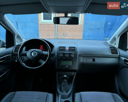 Серый Фольксваген Туран, объемом двигателя 1.6 л и пробегом 219 тыс. км за 6599 $, фото 26 на Automoto.ua