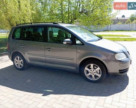 Серый Фольксваген Туран, объемом двигателя 1.98 л и пробегом 250 тыс. км за 5200 $, фото 32 на Automoto.ua