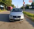 Серый Фольксваген Туран, объемом двигателя 2 л и пробегом 286 тыс. км за 5400 $, фото 1 на Automoto.ua