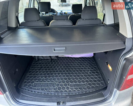 Серый Фольксваген Туран, объемом двигателя 1.6 л и пробегом 211 тыс. км за 6000 $, фото 27 на Automoto.ua