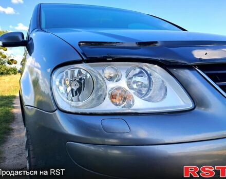 Серый Фольксваген Туран, объемом двигателя 1.6 л и пробегом 256 тыс. км за 5800 $, фото 3 на Automoto.ua