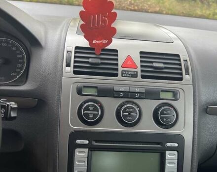 Сірий Фольксваген Туран, об'ємом двигуна 1.9 л та пробігом 283 тис. км за 5400 $, фото 26 на Automoto.ua