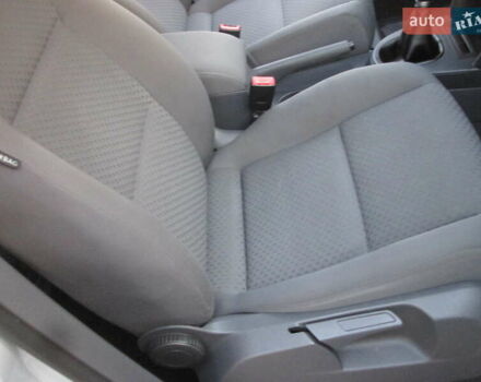 Серый Фольксваген Туран, объемом двигателя 1.6 л и пробегом 230 тыс. км за 6500 $, фото 16 на Automoto.ua