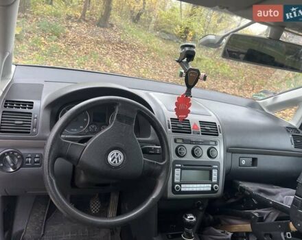 Сірий Фольксваген Туран, об'ємом двигуна 1.9 л та пробігом 283 тис. км за 5400 $, фото 28 на Automoto.ua