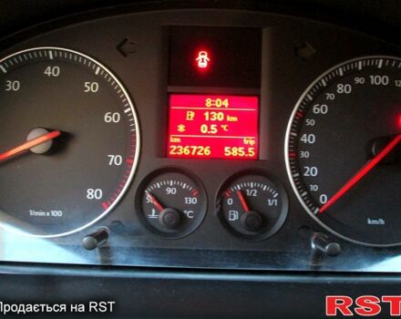 Серый Фольксваген Туран, объемом двигателя 1.6 л и пробегом 230 тыс. км за 6500 $, фото 12 на Automoto.ua