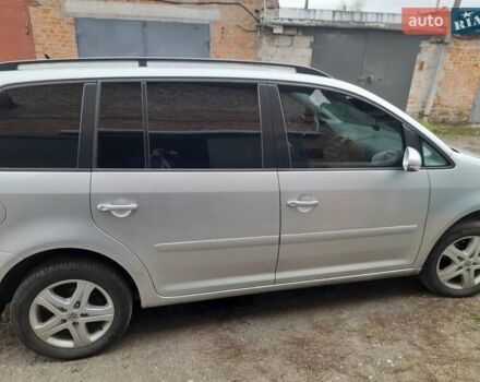 Серый Фольксваген Туран, объемом двигателя 1.39 л и пробегом 212 тыс. км за 5800 $, фото 1 на Automoto.ua