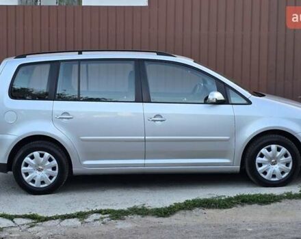 Серый Фольксваген Туран, объемом двигателя 1.6 л и пробегом 270 тыс. км за 6499 $, фото 12 на Automoto.ua