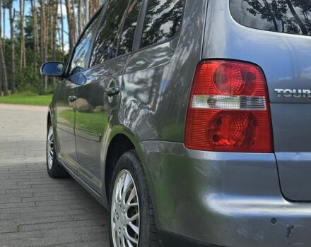 Серый Фольксваген Туран, объемом двигателя 2 л и пробегом 367 тыс. км за 2657 $, фото 10 на Automoto.ua