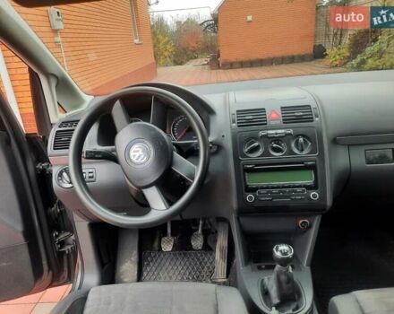 Серый Фольксваген Туран, объемом двигателя 1.6 л и пробегом 193 тыс. км за 6400 $, фото 9 на Automoto.ua