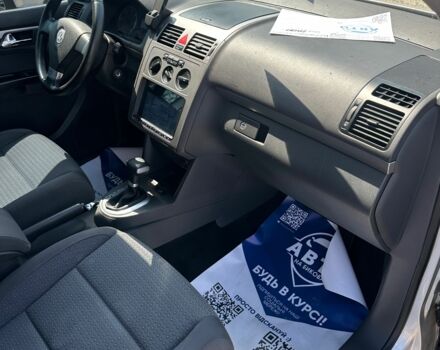 Сірий Фольксваген Туран, об'ємом двигуна 2 л та пробігом 215 тис. км за 7600 $, фото 7 на Automoto.ua