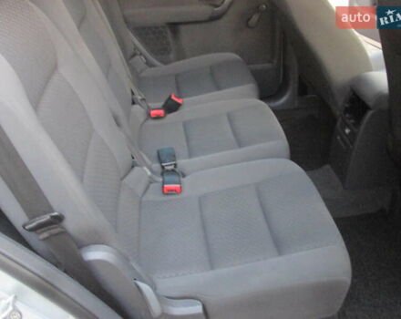 Серый Фольксваген Туран, объемом двигателя 1.6 л и пробегом 230 тыс. км за 6500 $, фото 17 на Automoto.ua