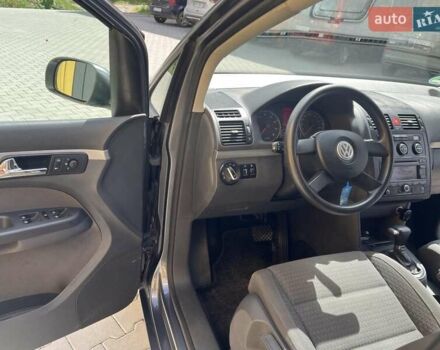 Серый Фольксваген Туран, объемом двигателя 1.6 л и пробегом 186 тыс. км за 6900 $, фото 10 на Automoto.ua
