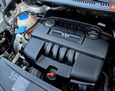 Серый Фольксваген Туран, объемом двигателя 1.6 л и пробегом 270 тыс. км за 6499 $, фото 1 на Automoto.ua