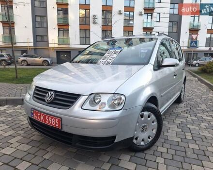 Серый Фольксваген Туран, объемом двигателя 1.6 л и пробегом 214 тыс. км за 6299 $, фото 2 на Automoto.ua