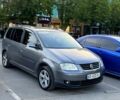 Серый Фольксваген Туран, объемом двигателя 2 л и пробегом 272 тыс. км за 6200 $, фото 7 на Automoto.ua