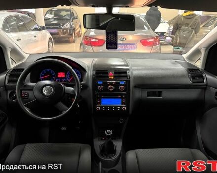 Серый Фольксваген Туран, объемом двигателя 1.6 л и пробегом 213 тыс. км за 6600 $, фото 6 на Automoto.ua