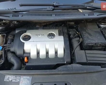 Серый Фольксваген Туран, объемом двигателя 1.9 л и пробегом 281 тыс. км за 6500 $, фото 22 на Automoto.ua