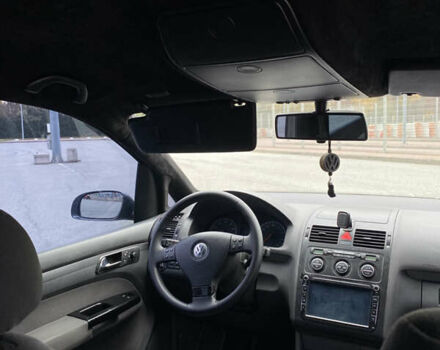 Серый Фольксваген Туран, объемом двигателя 1.6 л и пробегом 240 тыс. км за 7000 $, фото 22 на Automoto.ua