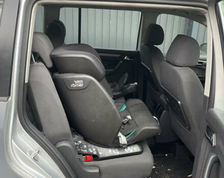 Серый Фольксваген Туран, объемом двигателя 1.6 л и пробегом 266 тыс. км за 6600 $, фото 11 на Automoto.ua